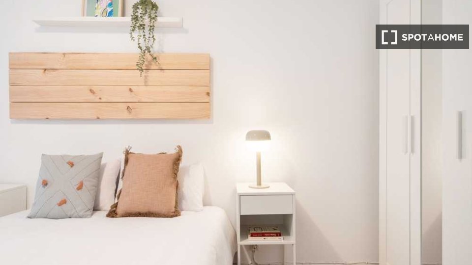 Double room Madrid, 7 beds — photo 9