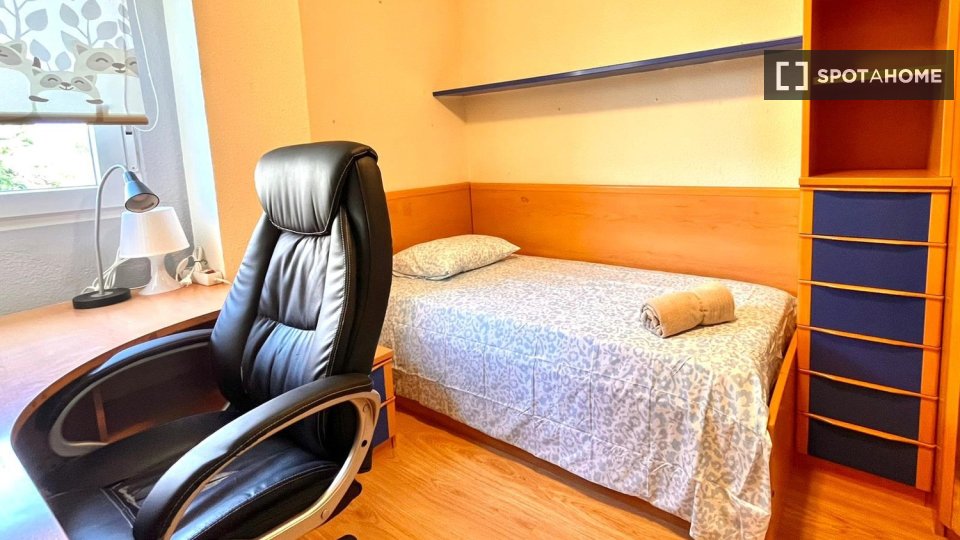 Double room Madrid, 4 beds — photo 13