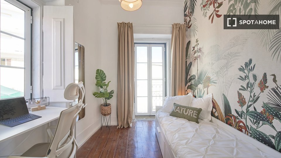 Double room Lisbon, 13 beds — photo 10