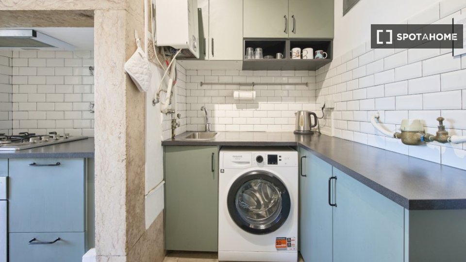 Double room Lisbon, 6 beds — photo 18