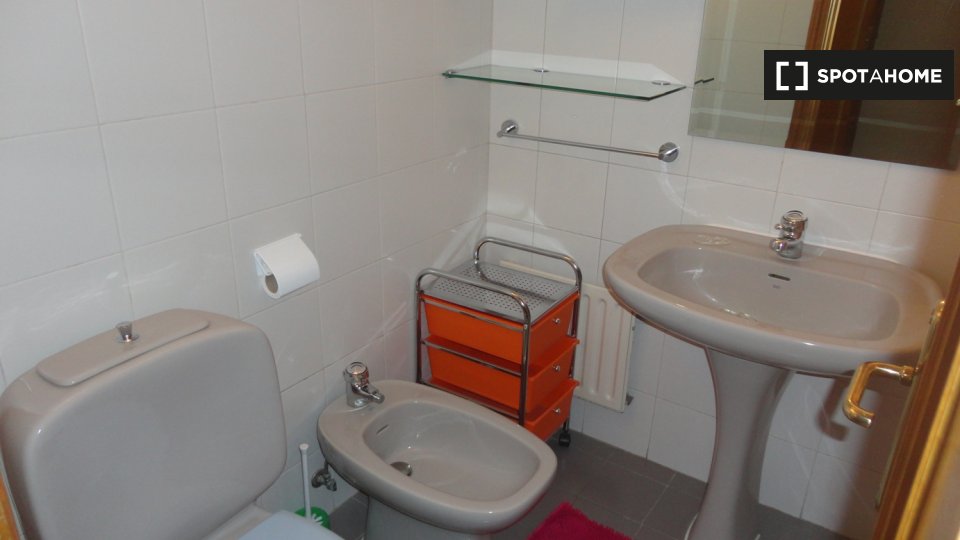Double room Madrid, 4 beds, 150m² — photo 5
