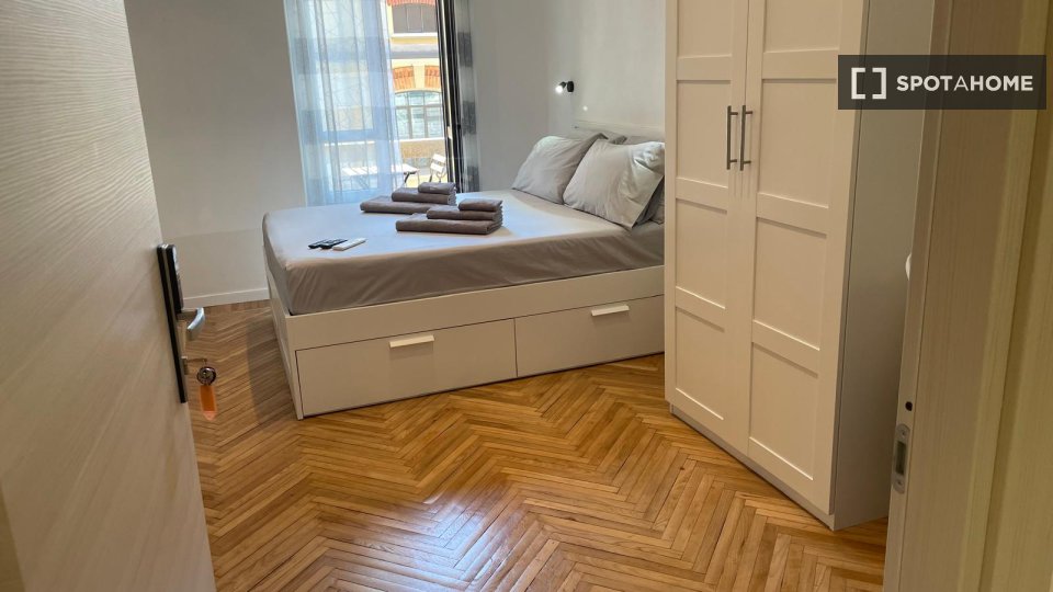 Double room Turin, 3 beds, 85m² — photo 7