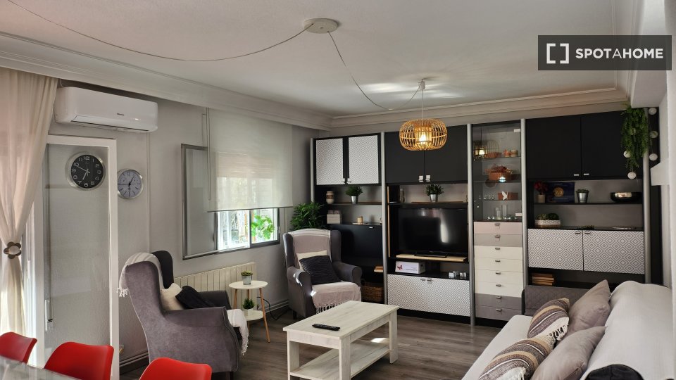 Apartment Madrid, 2 beds, 85m² — photo 9