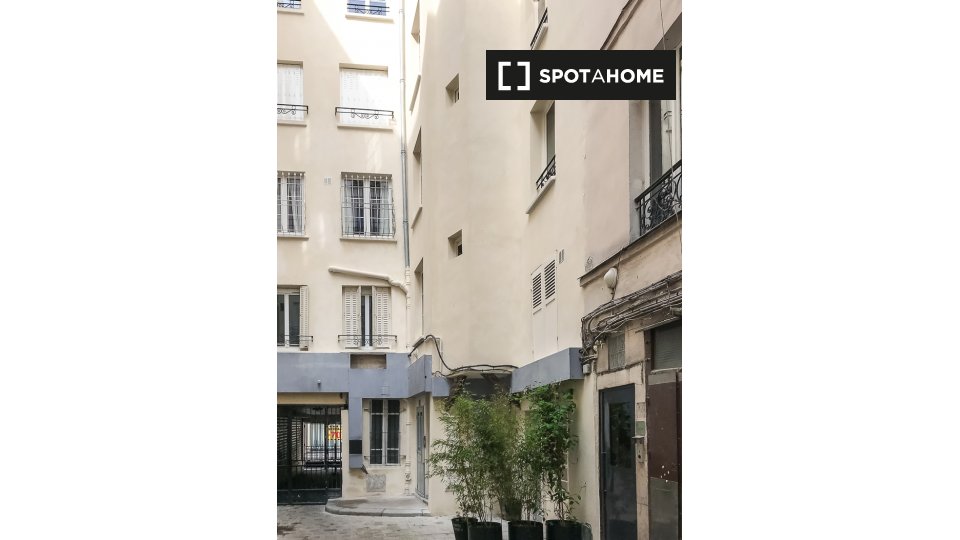 Apartment Paris, 1 bed, 18m² — photo 17