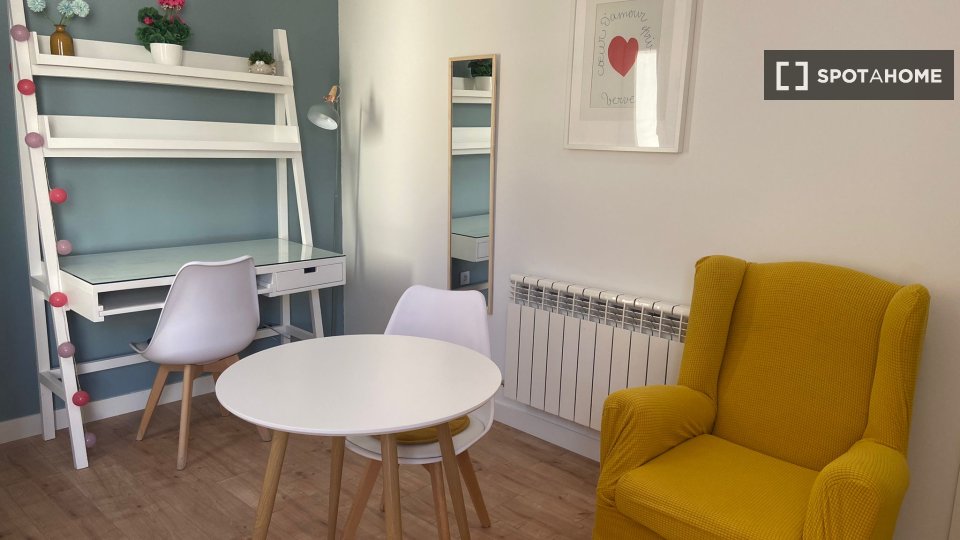 Double room Madrid, 3 beds — photo 8