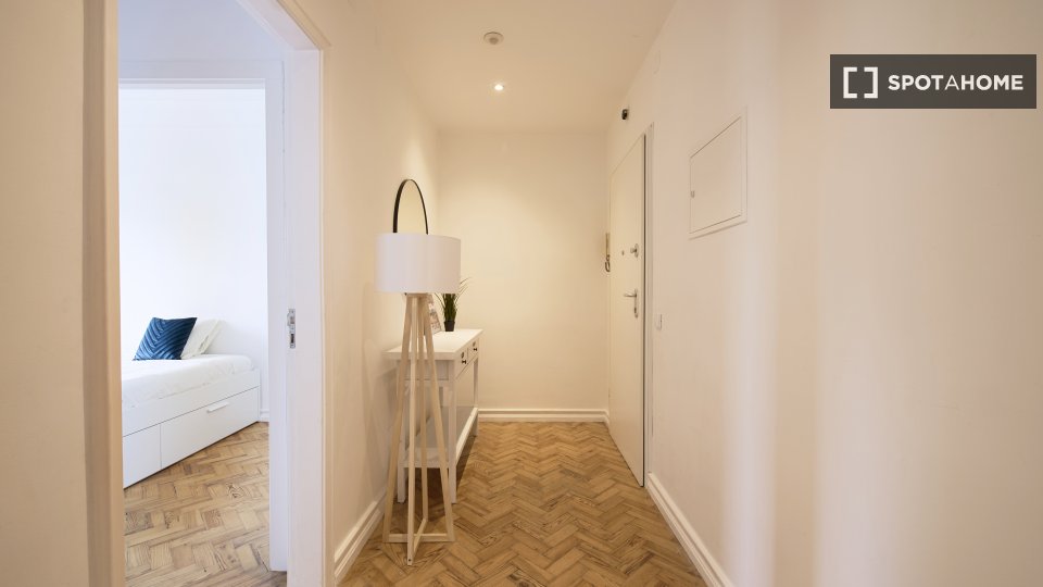 Double room Lisbon, 9 beds — photo 46