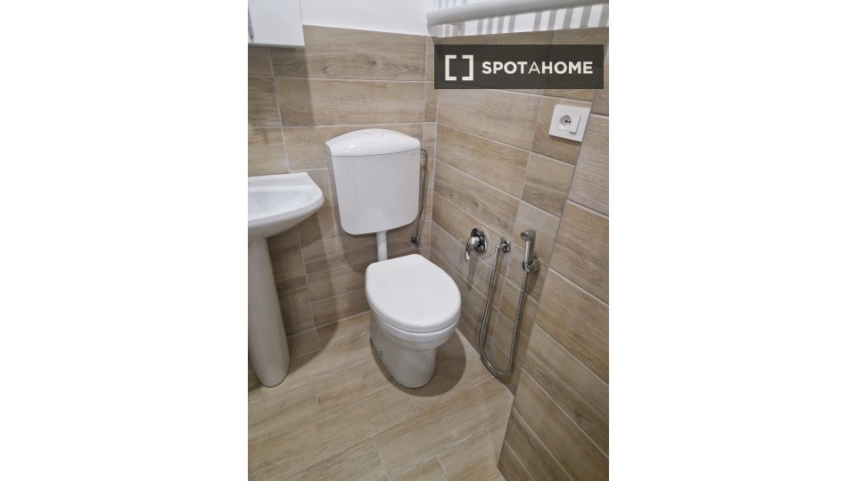 Double room Turin, 1 bed, 28m² — photo 2