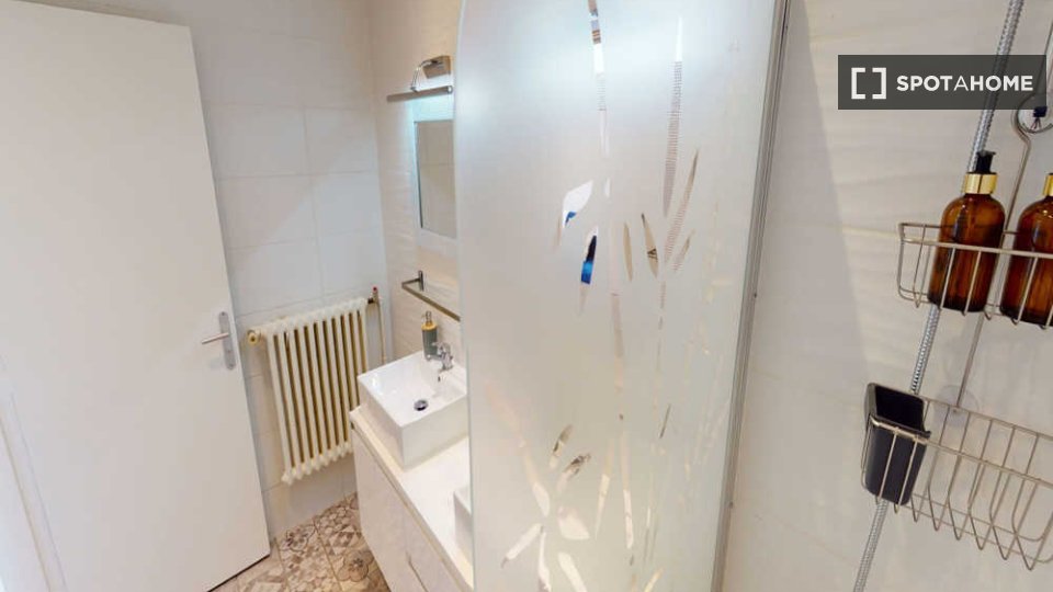 Double room Paris, 4 beds, 90m² — photo 2