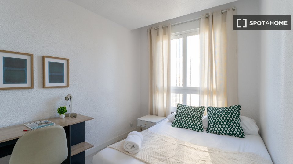 Double room Madrid, 6 beds — photo 38