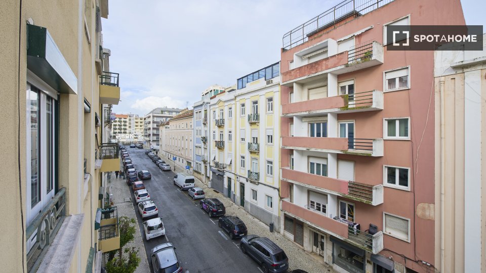 Double room Lisbon, 5 beds — photo 15