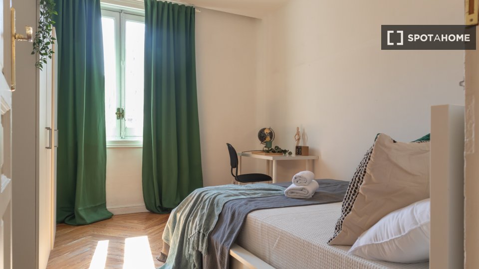 Double room Madrid, 7 beds, 100m² — photo 28