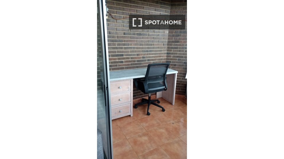 Double room Valencia, 5 beds, 110m² — photo 5