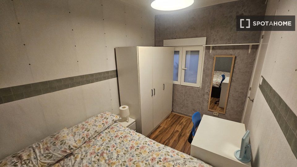Double room Madrid, 3 beds, 75m² — photo 8
