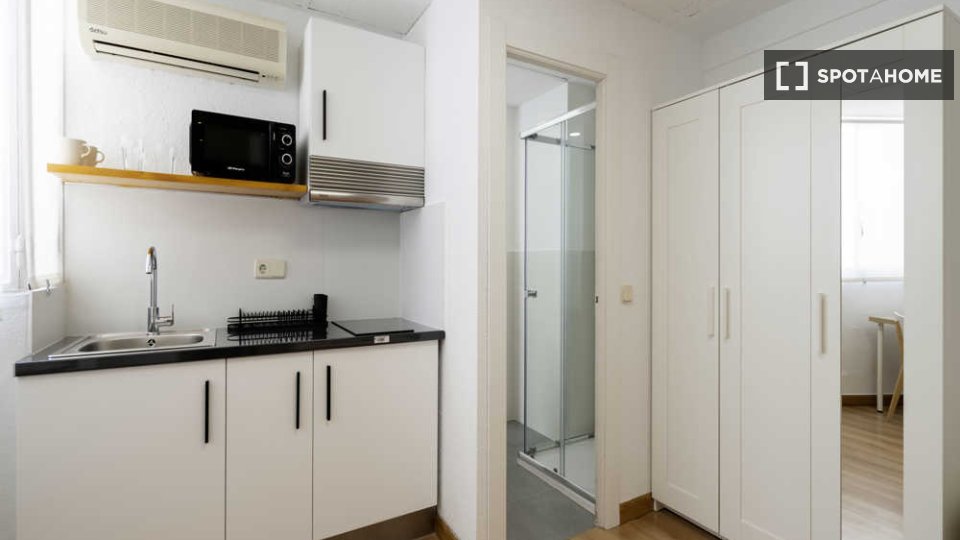Double room Madrid, 8 beds — photo 42