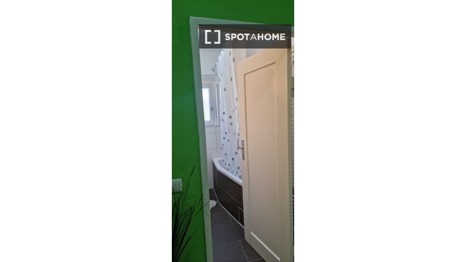 Double room Berlin, 2 beds, 20m² — photo 8