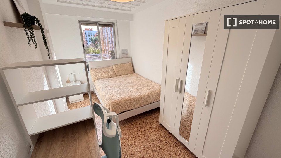 Double room Valencia, 5 beds — photo 13