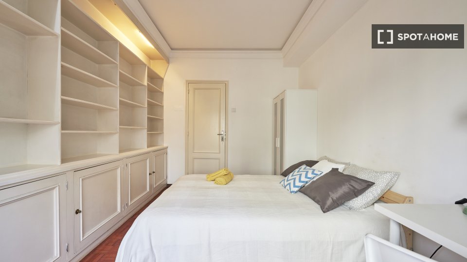 Double room Lisbon, 9 beds, 160m² — photo 50