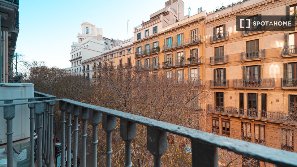 Double room Barcelona, 7 beds, 200m² — photo 3
