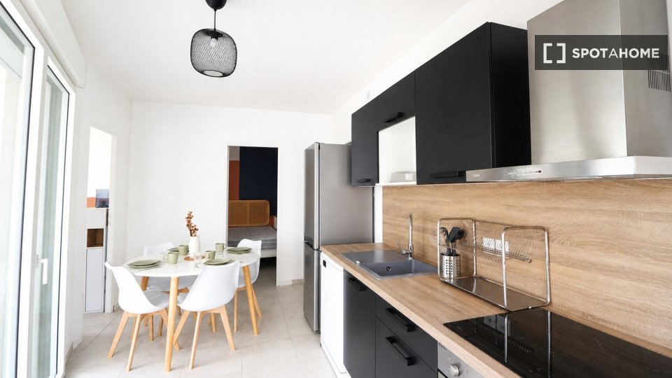 Double room Lyon, 5 beds — photo 32