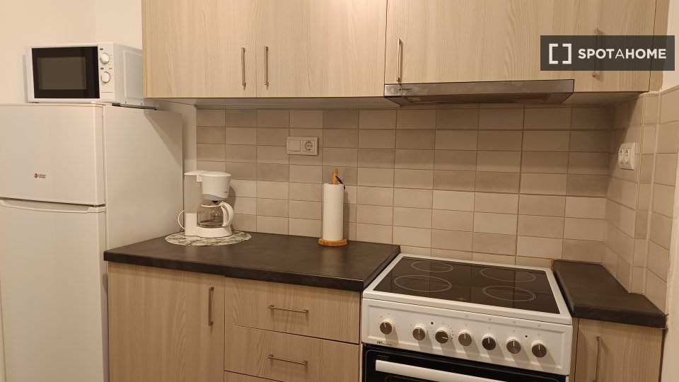 Double room Athens, 4 beds, 97m² — photo 7