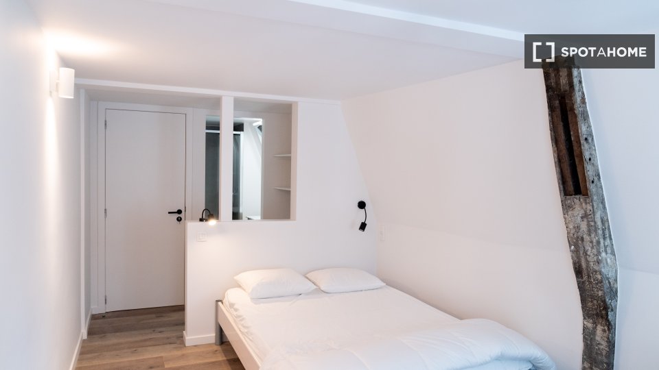 Double room Brussels, 6 beds — photo 9