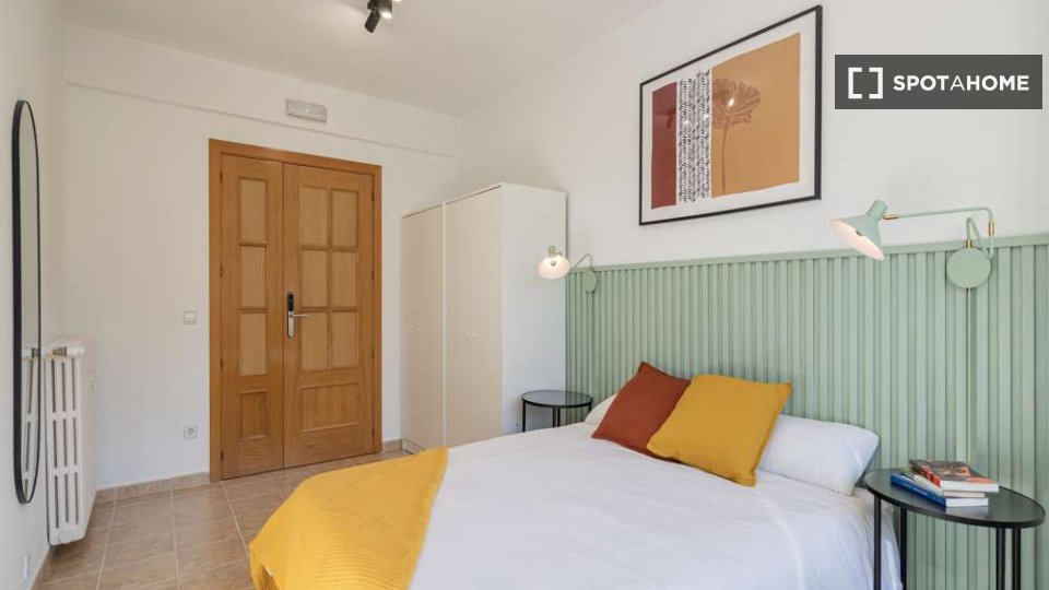 Double room Madrid, 4 beds — photo 8