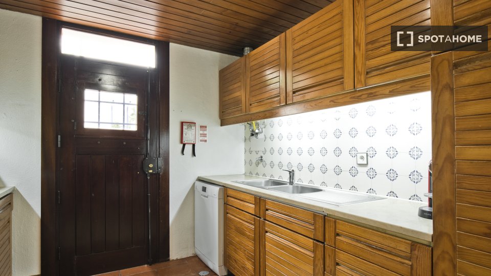 Apartment Lisbon, 3 beds, 140m² — photo 3