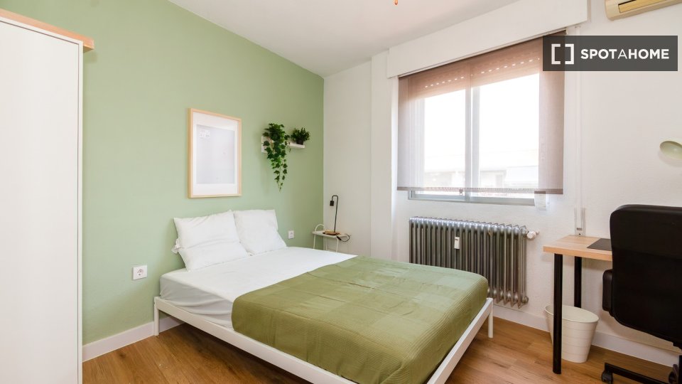 Se alquila habitación en piso compartido, Alcalá de Henares.