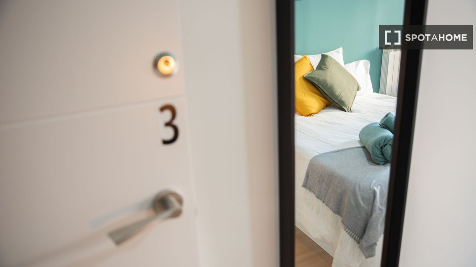 Double room Madrid, 5 beds, 90m² — photo 32