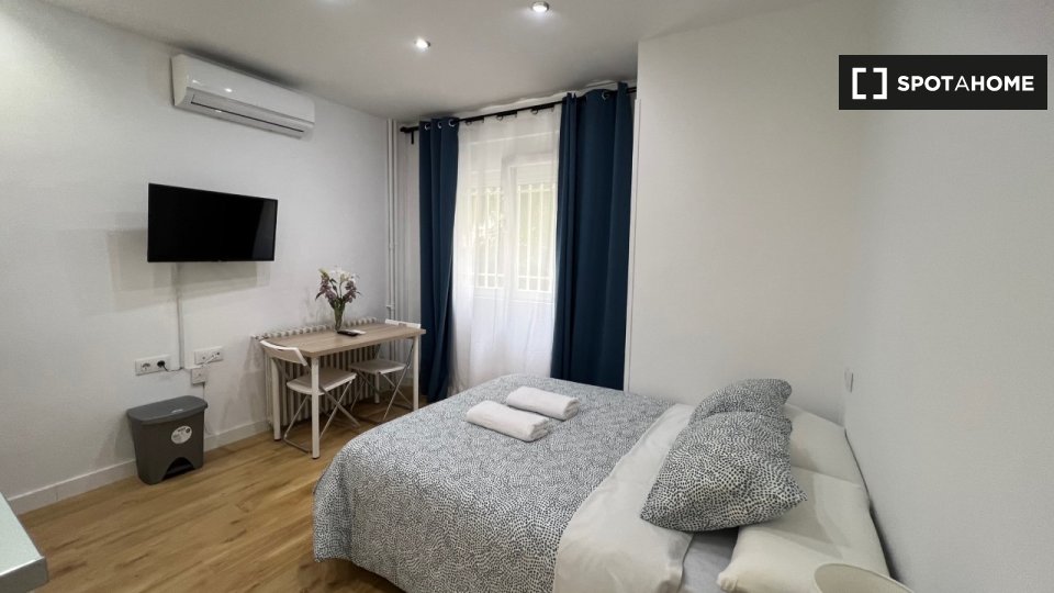 Apartment mono Madrid, 23m² — photo 1