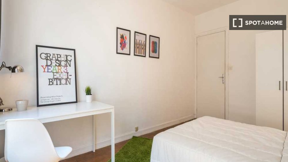 Double room Lyon, 3 beds, 70m² — photo 1