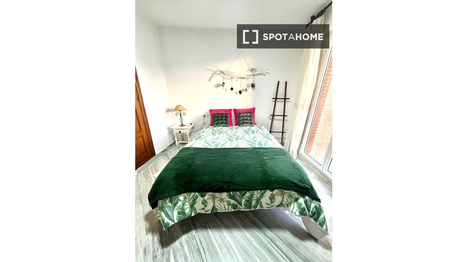 Double room Granada, 3 beds, 110m² — photo 28