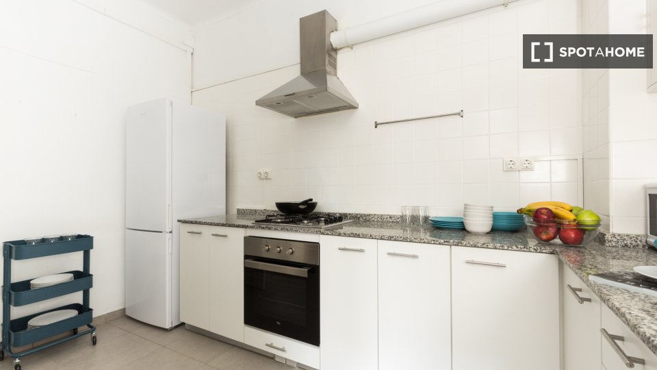 Double room Barcelona, 6 beds, 100m² — photo 7