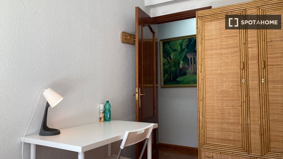 Double room Madrid, 4 beds — photo 3
