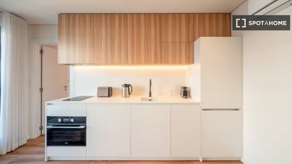 Apartment Lisbon, 1 bed — photo 17