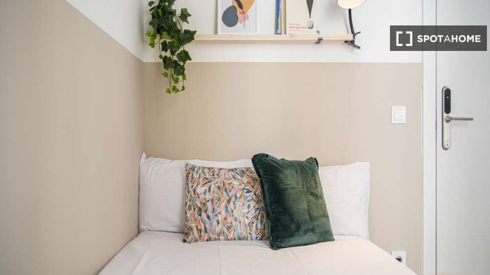 Double room Madrid, 16 beds — photo 19