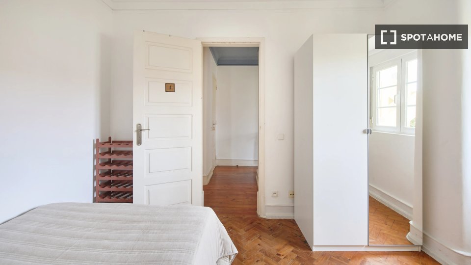 Double room Lisbon, 4 beds — photo 3