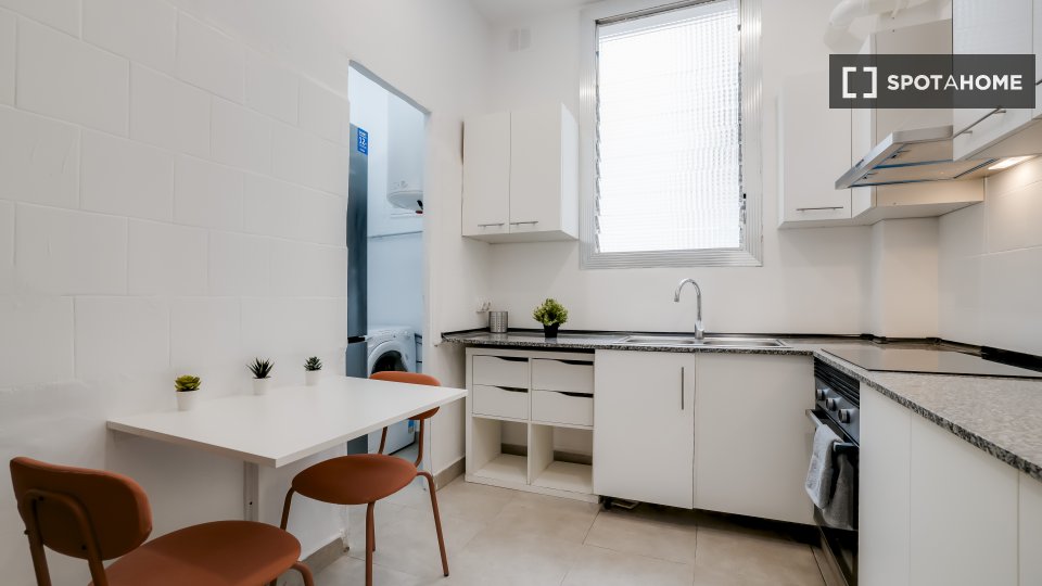 Double room Barcelona, 6 beds, 100m² — photo 11