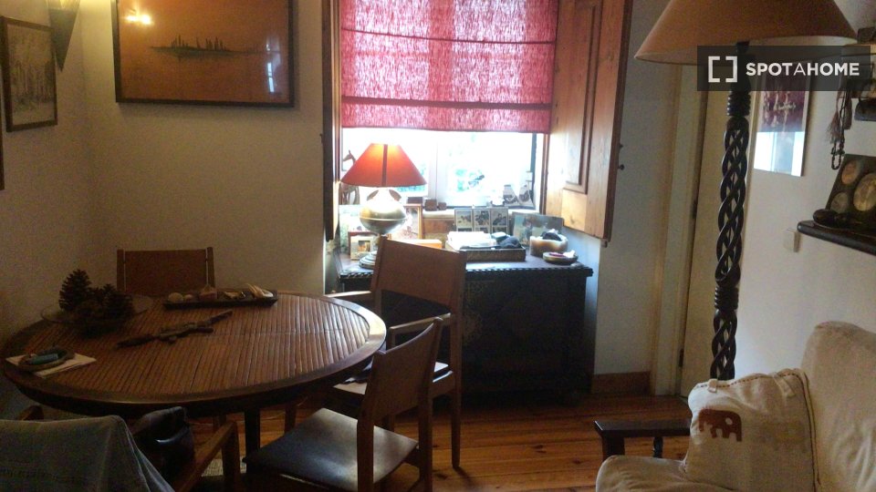 Double room Lisbon, 2 beds — photo 11