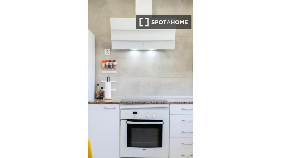 Double room Valencia, 3 beds, 65m² — photo 47