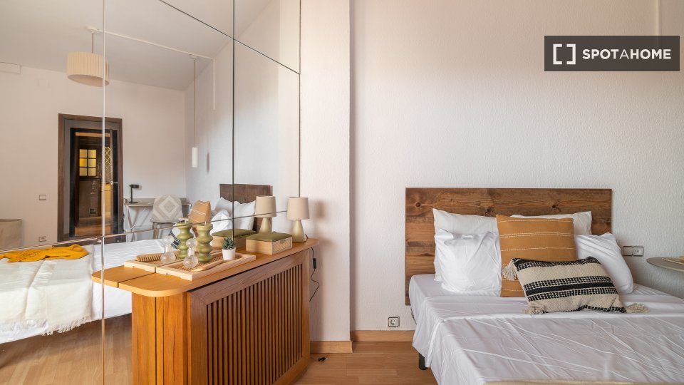 Double room Barcelona, 5 beds, 160m² — photo 11