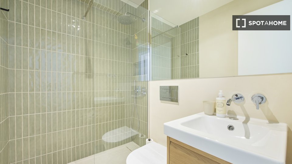 Apartment Lisbon, 1 bed — photo 15