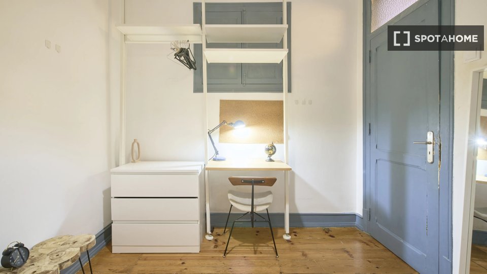 Double room Lisbon, 4 beds — photo 12