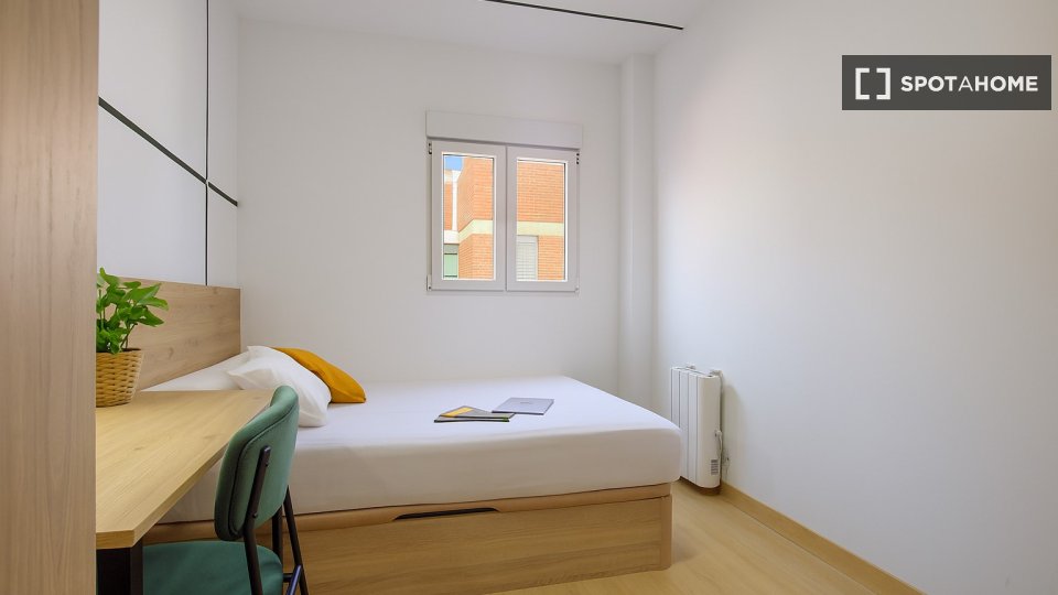 Double room Madrid, 6 beds — photo 18