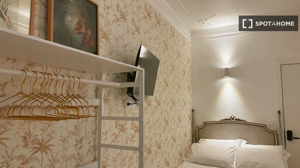 Double room Lisbon, 6 beds — photo 9