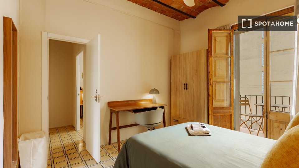 Double room Barcelona, 3 beds, 90m² — photo 28