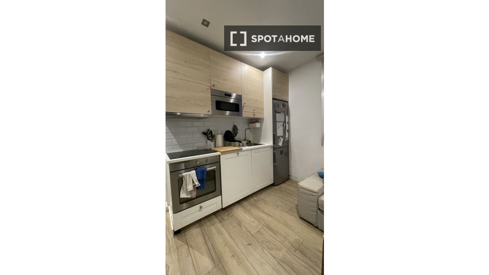 Piso de 3 habitaciones en alquiler en Arapiles, Madrid