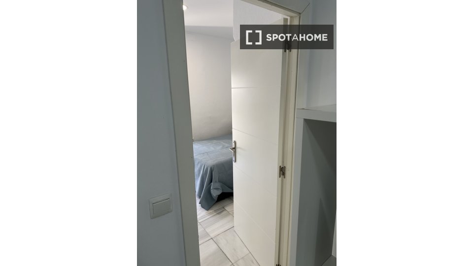 Apartment mono Seville — photo 6