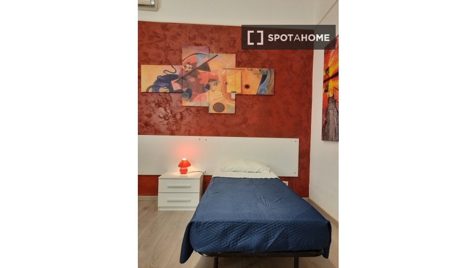 Double room Rome, 3 beds — photo 18