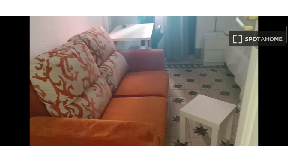 Habitación en piso compartido de 7 habitaciones en Centro-Sagrario, Granada